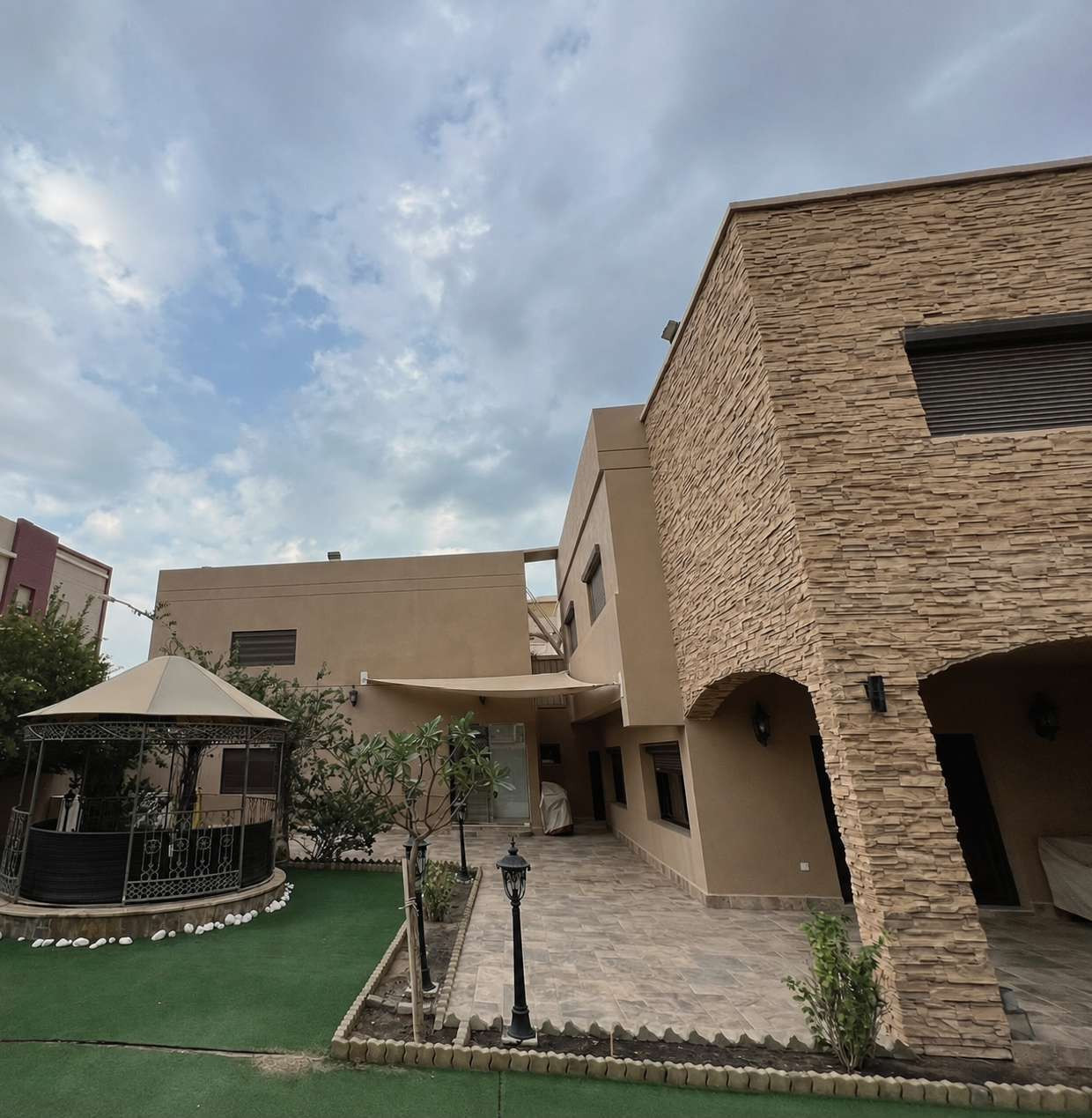 تطوير فناء سكني - منظور 2
